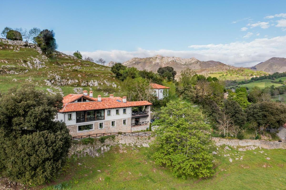 Apartamentos Picabel Onís Exteriér fotografie